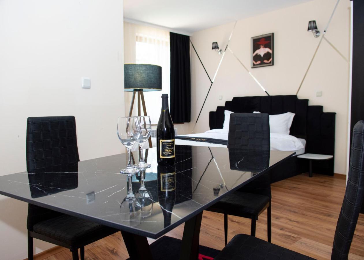 Complex Nero Aparthotel Pamporovo Bagian luar foto