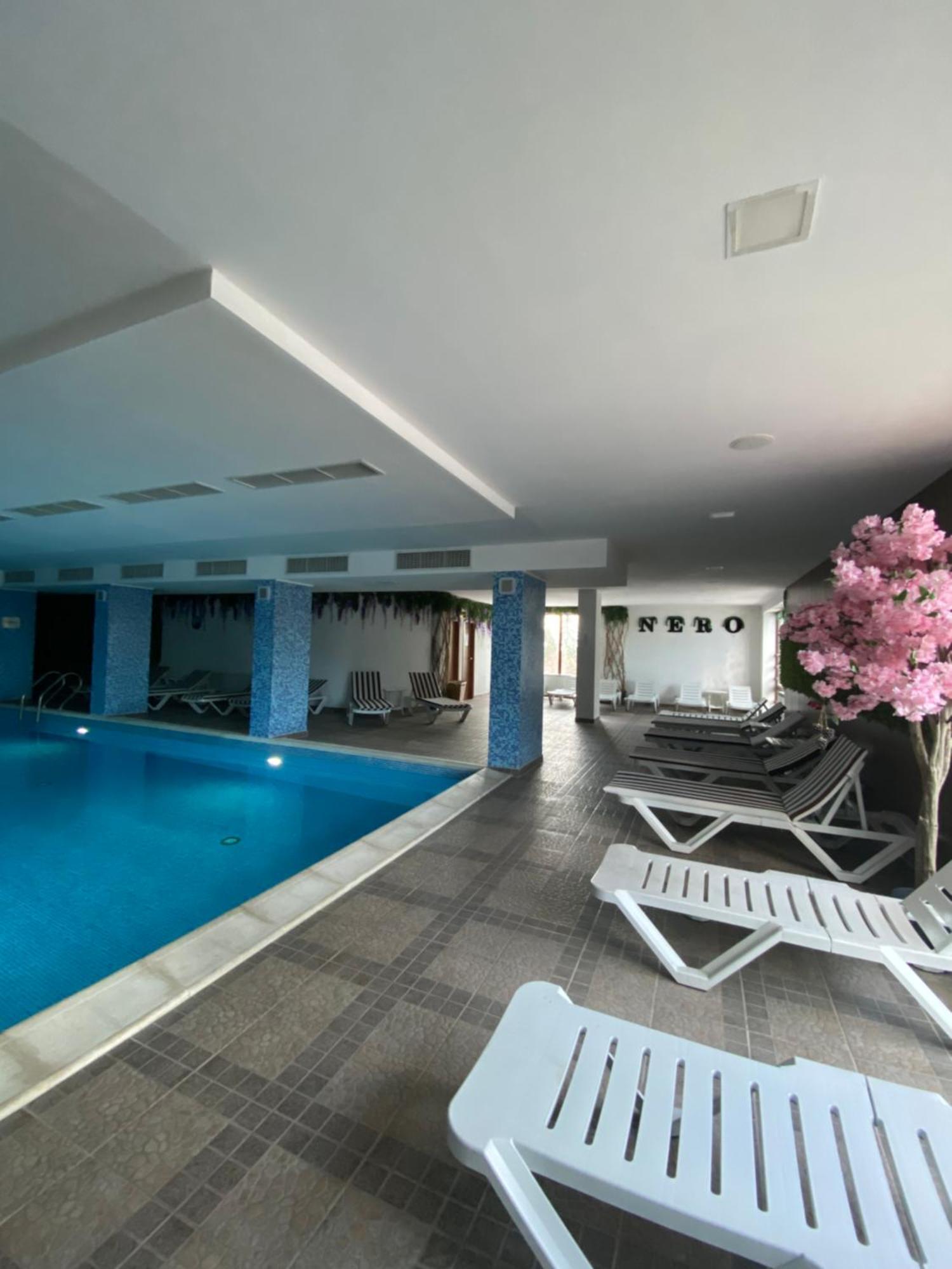 Complex Nero Aparthotel Pamporovo Bagian luar foto