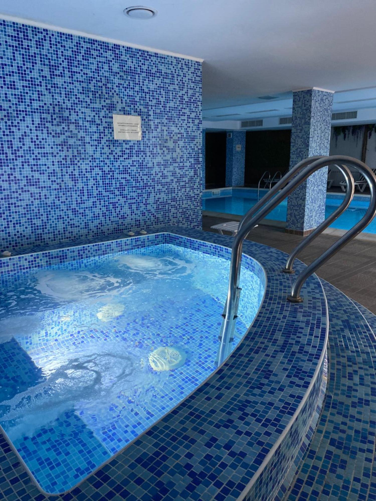 Complex Nero Aparthotel Pamporovo Bagian luar foto